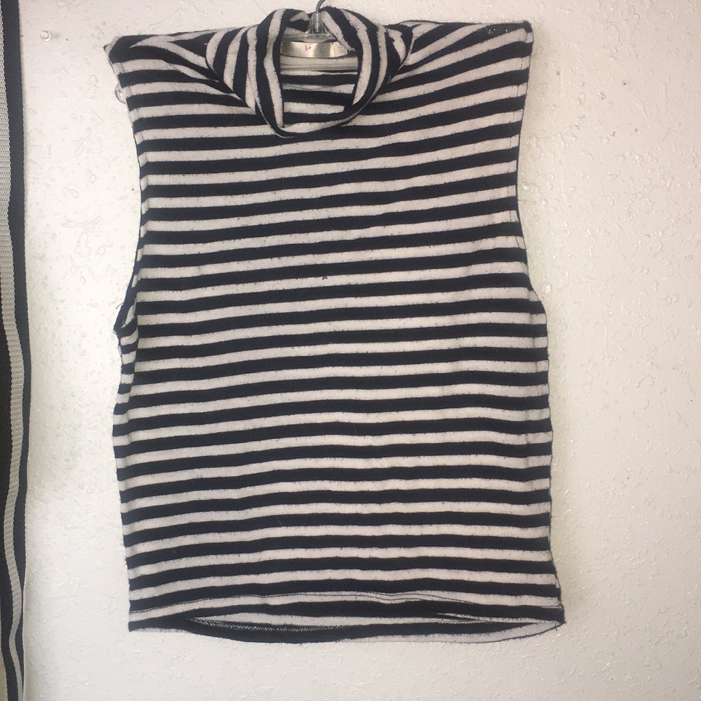 High neck stripped crop top